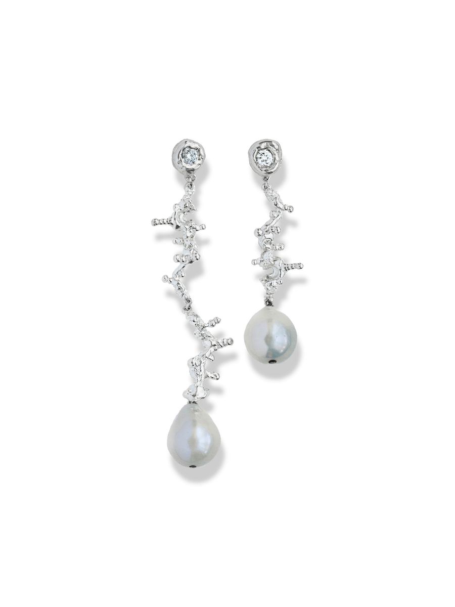 Queen's Pearl Earrings